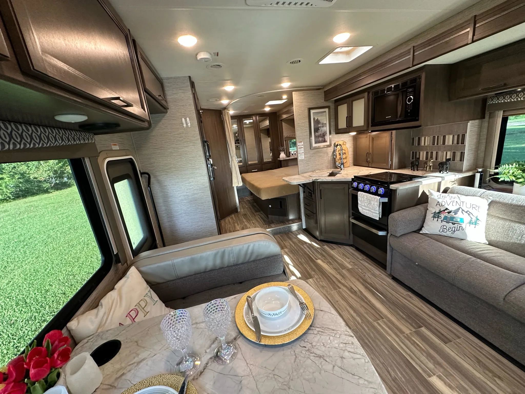 Used 2021 Ford E-450 and Econoline 450 Super Duty w/ Motorhome Prep Package image 38