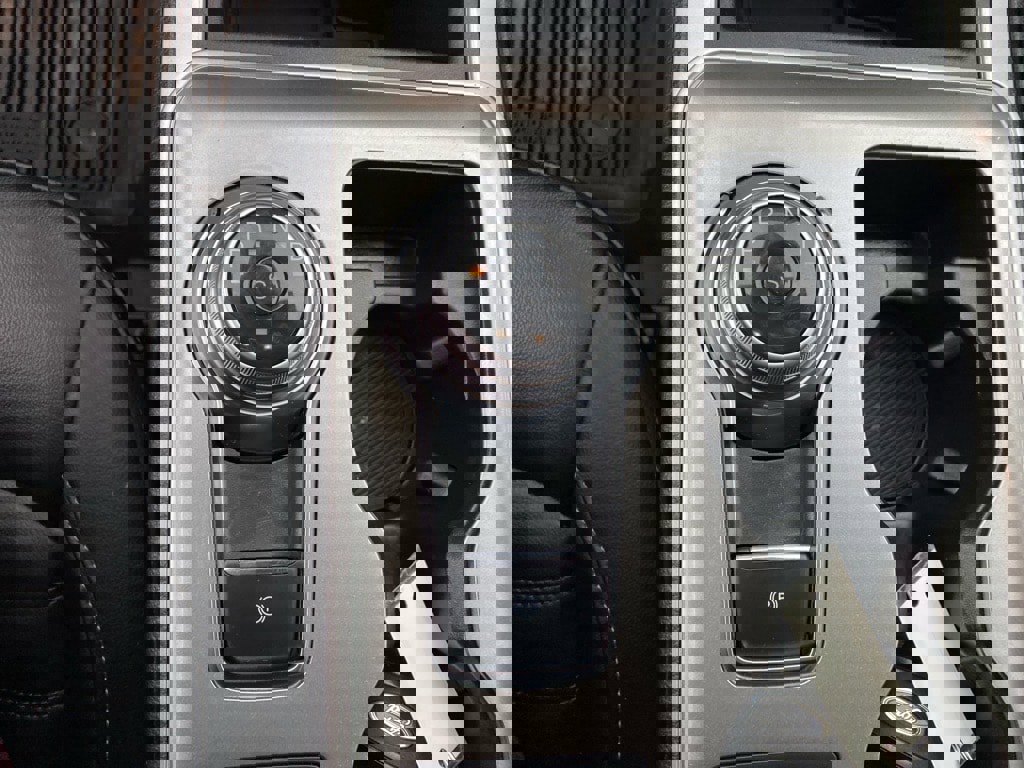 Used 2024 Ford Edge SEL w/ Convenience Package image 12