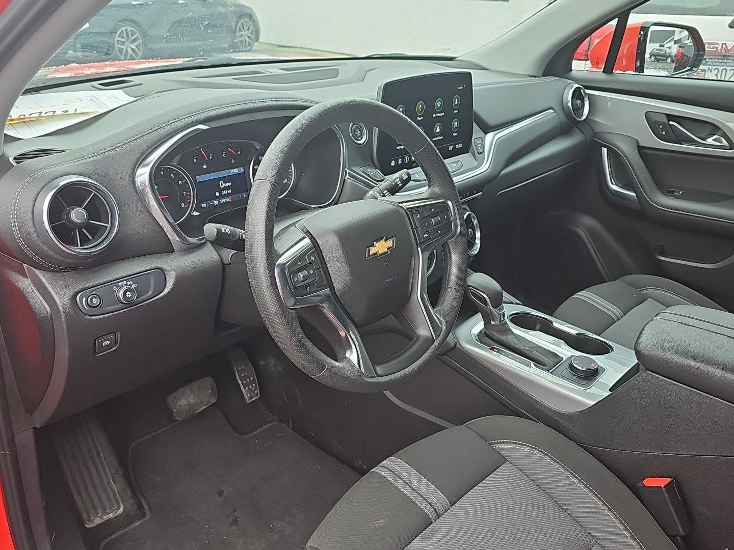 Used 2025 Chevrolet Blazer LT image 7