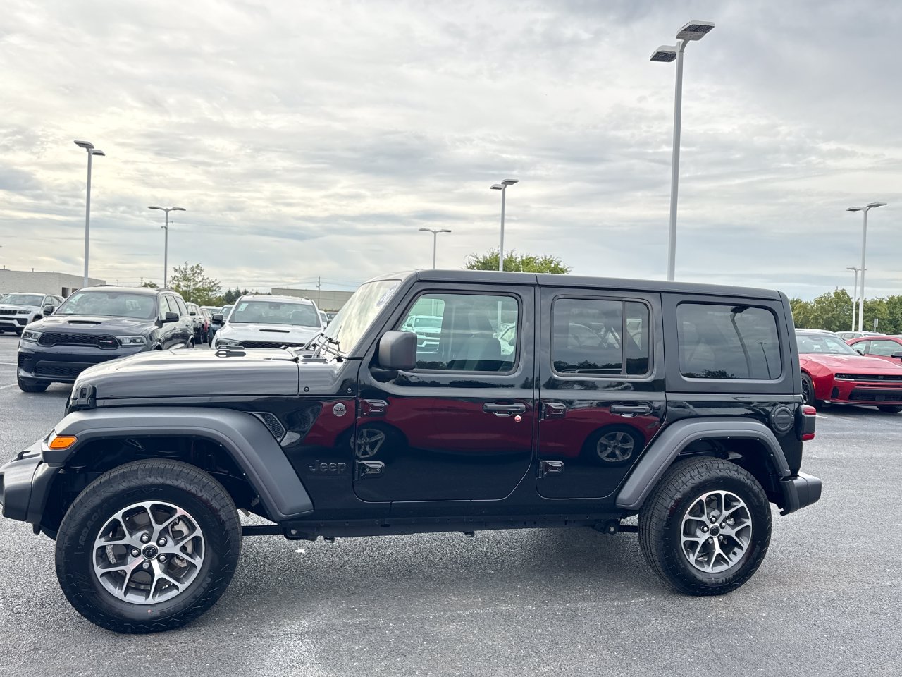 Used 2024 Jeep Wrangler Unlimited Sport AWD/4WD image 6
