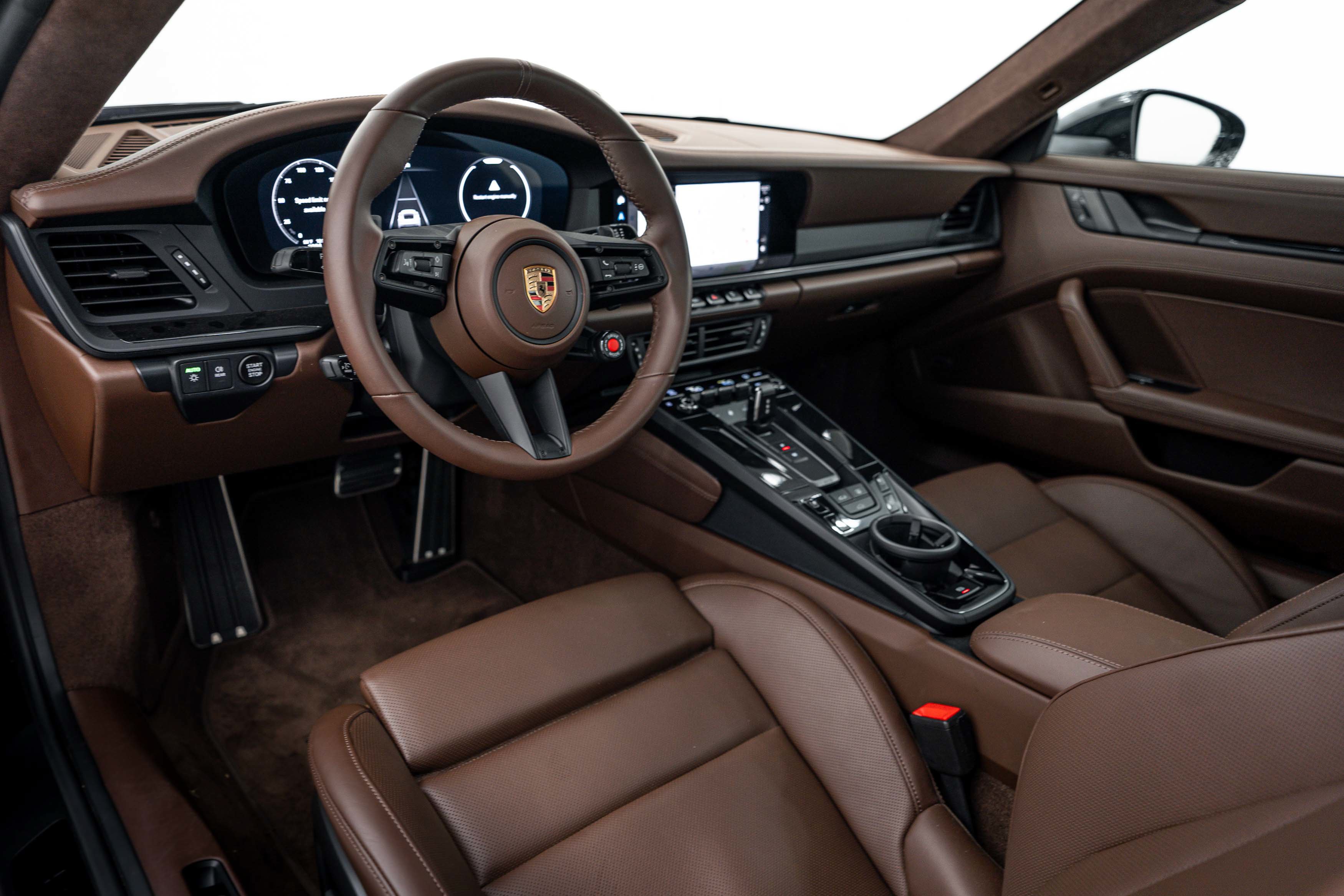 Certified 2025 Porsche 911 Carrera GTS RWD image 4