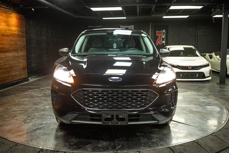 Used 2022 Ford Escape SE w/ Cold Weather Package image 4