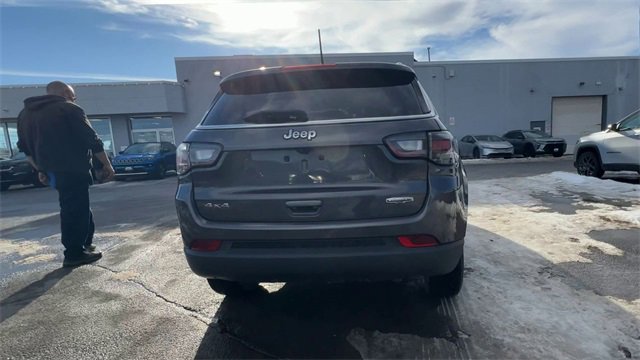 Used 2022 Jeep Compass Latitude w/ Sun and Sound Group image 7
