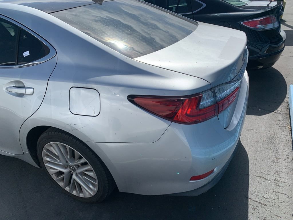 Used 2017 Lexus ES 350 w/ Luxury Package FWD image 10