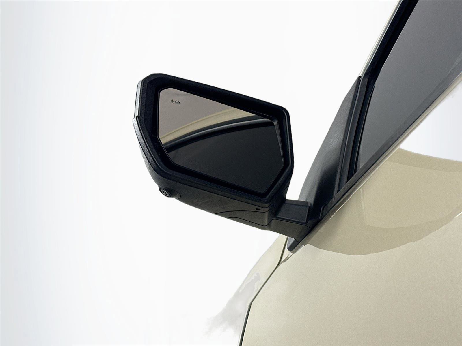 Used 2023 GMC Canyon AT4 w/ AT4 Premium Package image 5