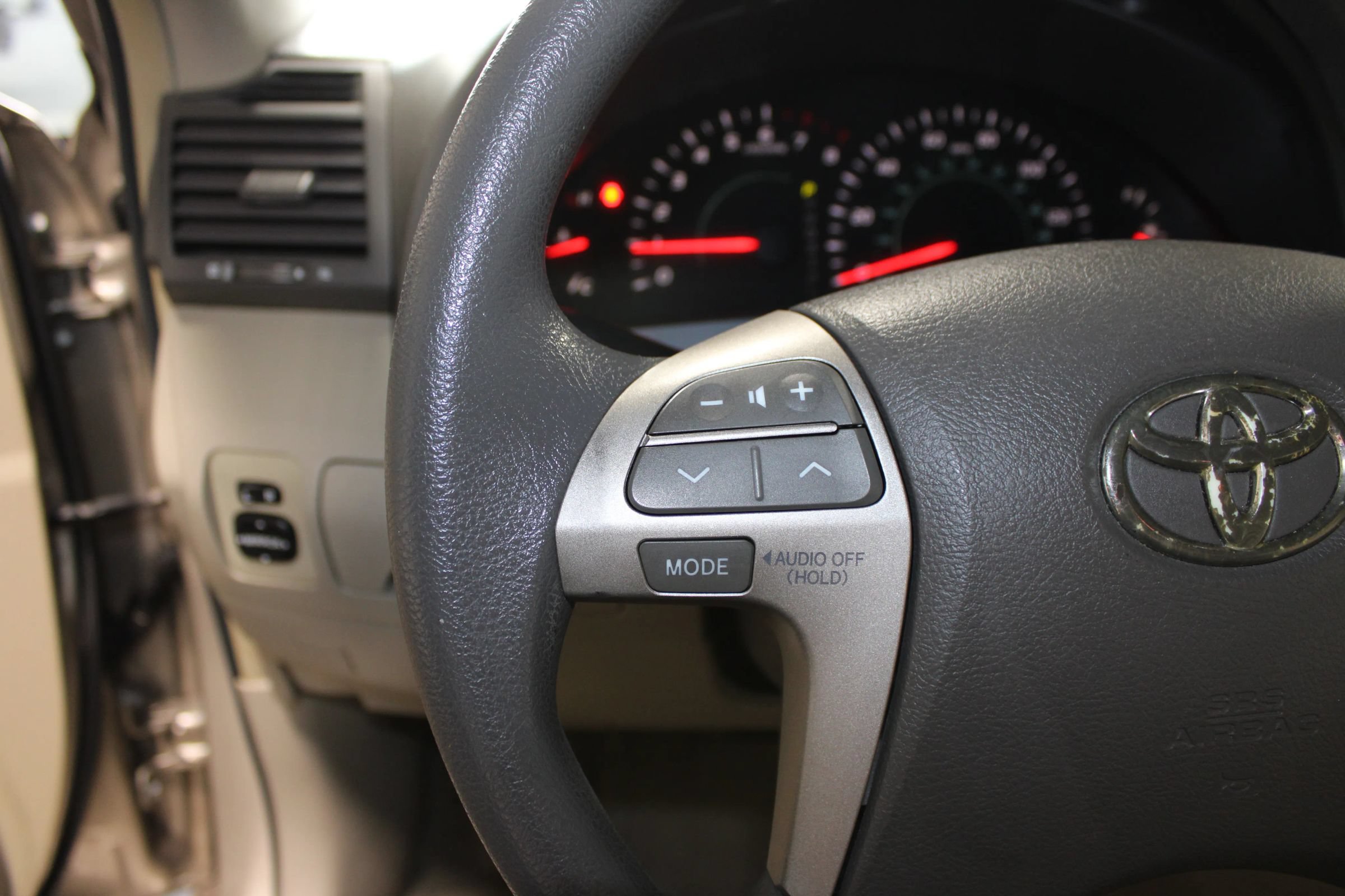 Used 2009 Toyota Camry LE FWD image 14