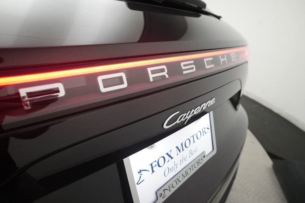 Certified 2021 Porsche Cayenne AWD/4WD image 34