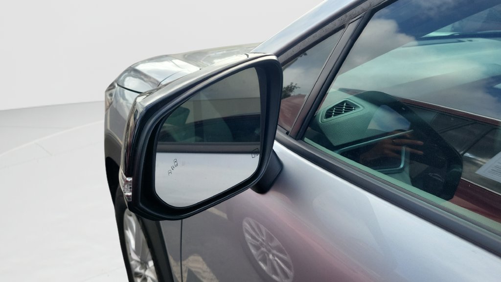 Used 2025 Toyota Corolla Cross LE FWD image 10