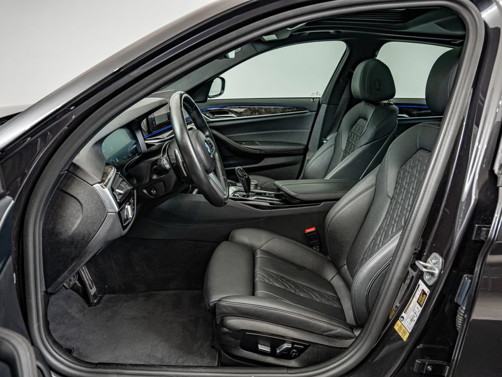 Used 2023 BMW 540i w/ M Sport Package RWD image 37