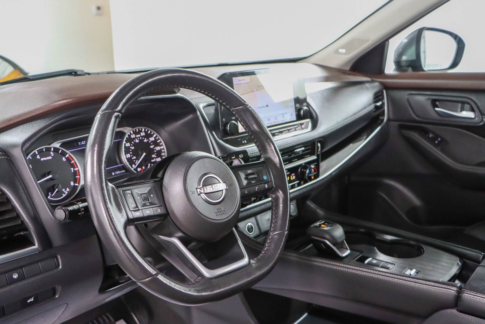 Used 2023 Nissan Rogue SL w/ SL Premium Package image 23