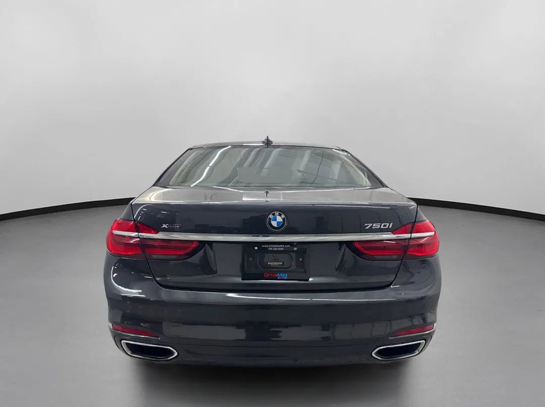 Used 2017 BMW 750i xDrive image 8
