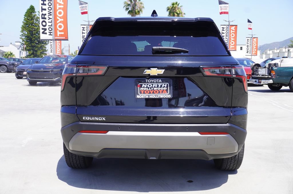 Used 2025 Chevrolet Equinox LT FWD image 6