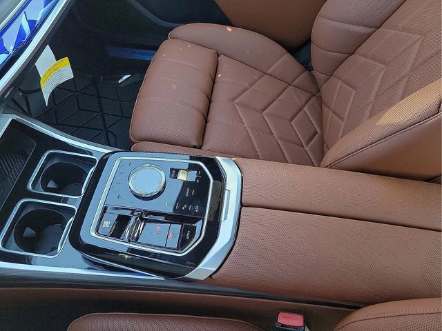 New 2026 BMW 750e xDrive w/ Premium Package AWD/4WD image 30
