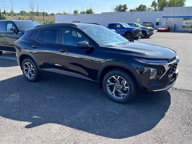 New 2026 Chevrolet Trax LT w/ Driver Confidence Package FWD image 8