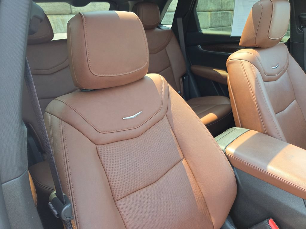 Used 2024 Cadillac XT5 Premium Luxury w/ Technology Package AWD/4WD image 37