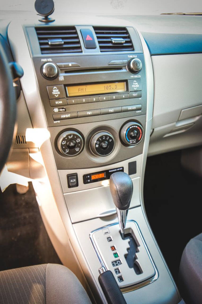 Used 2011 Toyota Corolla LE image 12