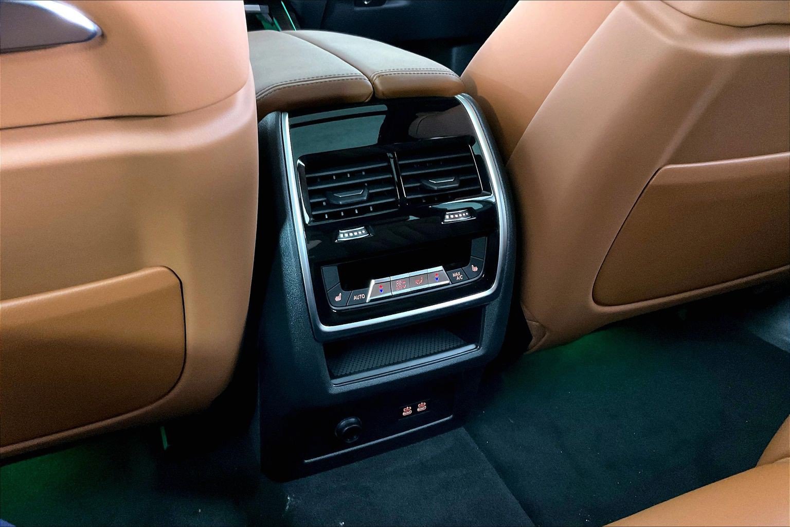 New 2027 BMW X7 M60i AWD/4WD image 16