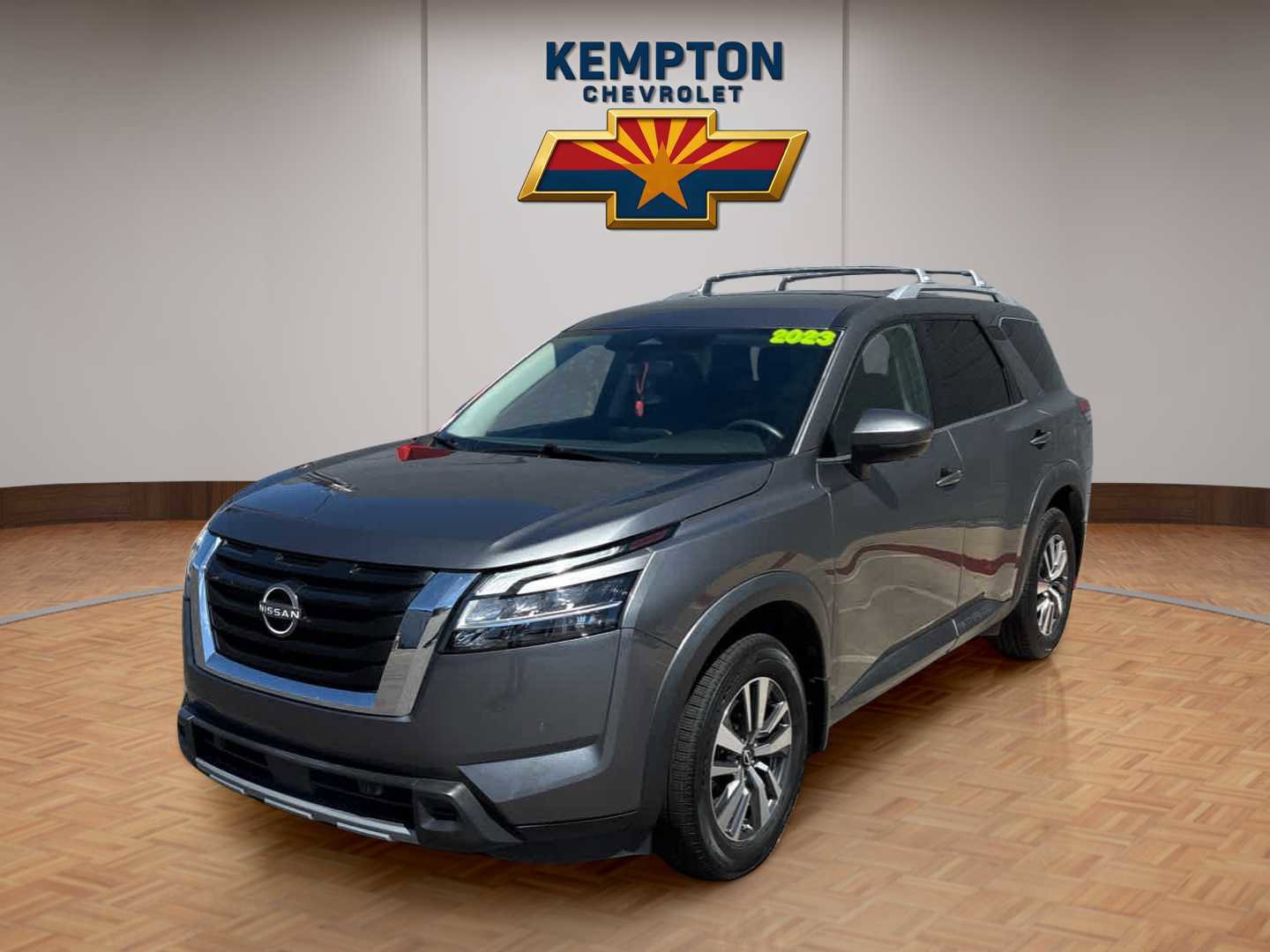 Used 2023 Nissan Pathfinder SL image 2