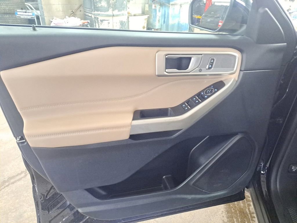 Used 2023 Ford Explorer XLT w/ Equipment Group 202A image 24