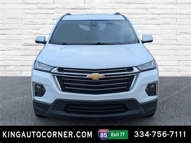 Used 2023 Chevrolet Traverse LT image 2