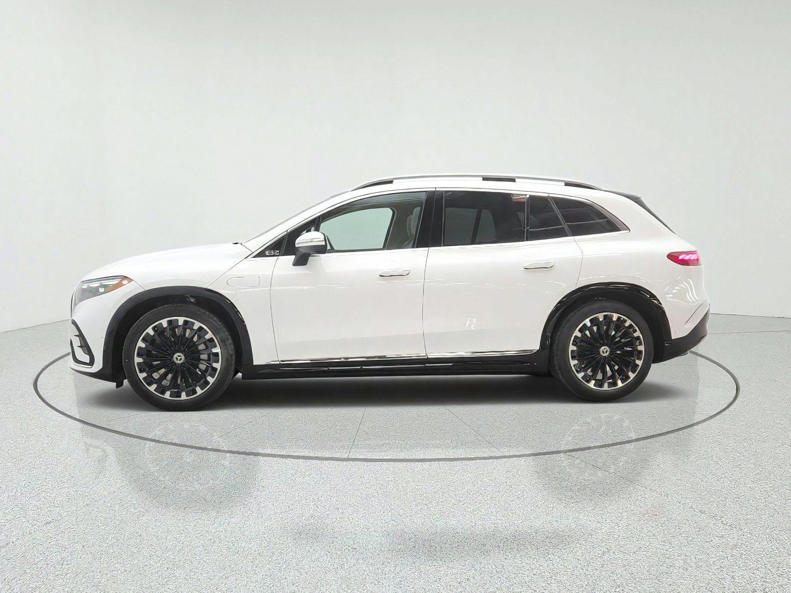 New 2027 Mercedes-Benz EQS 400 4MATIC SUV image 8