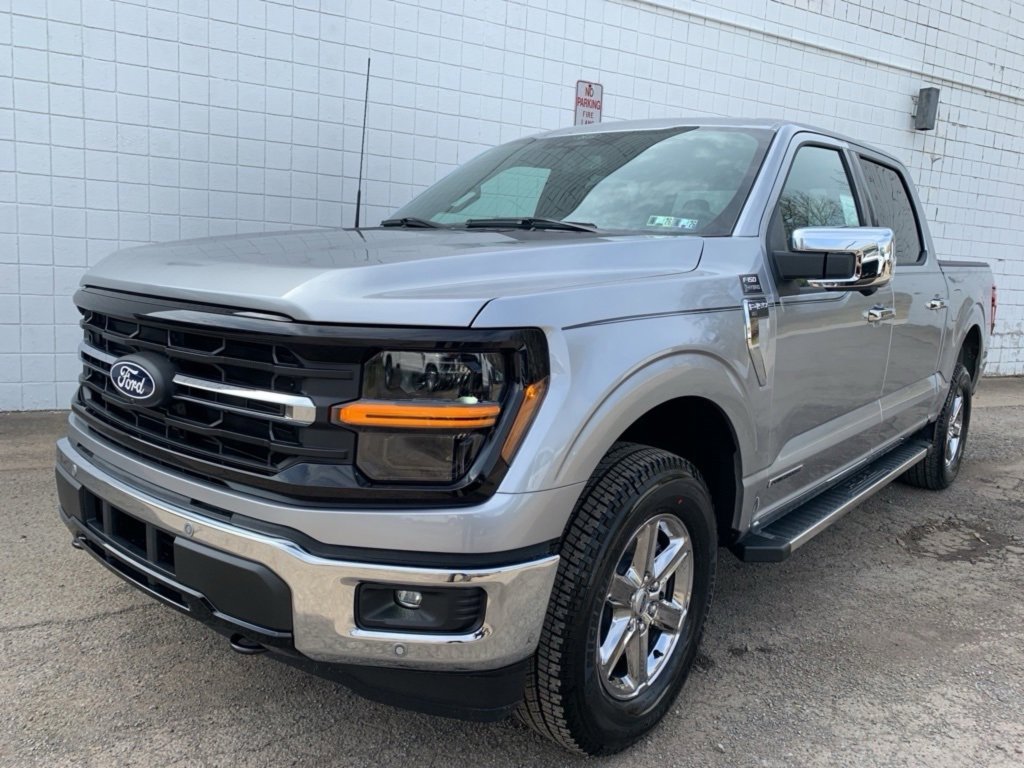 New 2025 Ford F150 XLT w/ Equipment Group 302A MID