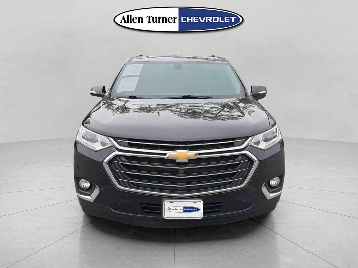 Used 2020 Chevrolet Traverse LT FWD image 2
