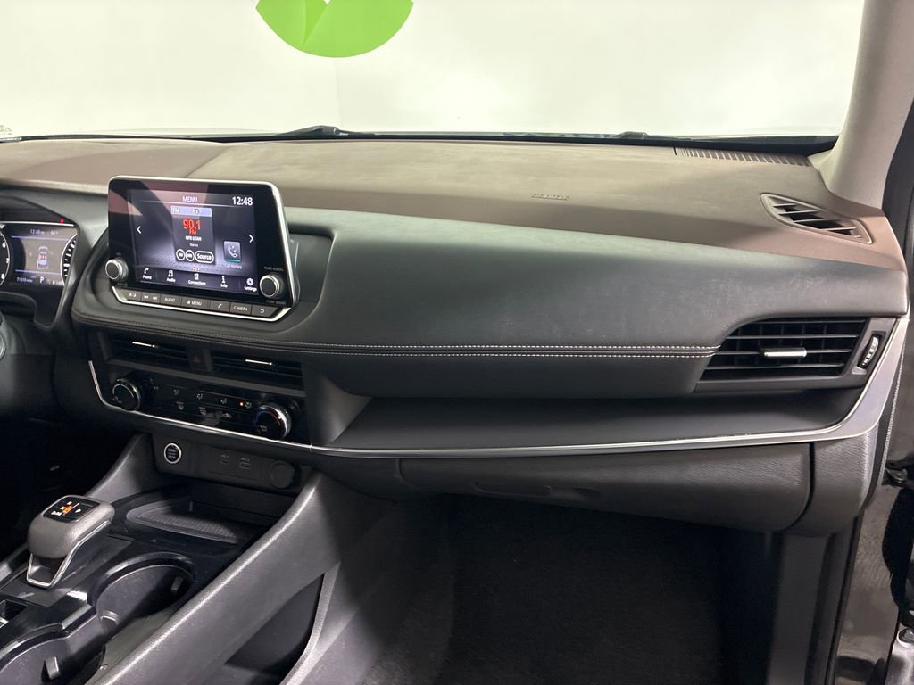 Used 2023 Nissan Rogue S AWD/4WD image 28