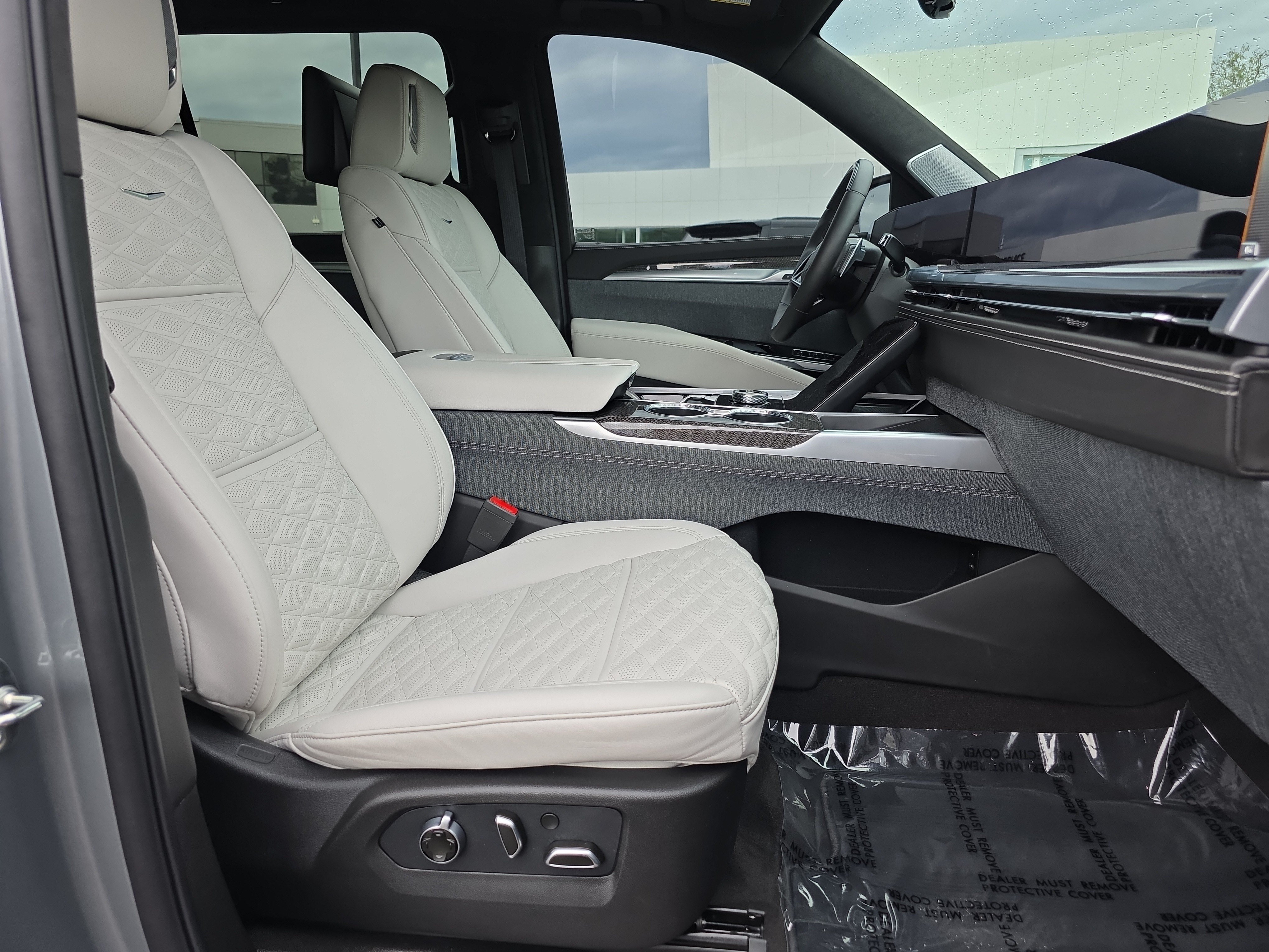 Used 2026 Cadillac Escalade ESV V AWD/4WD image 17