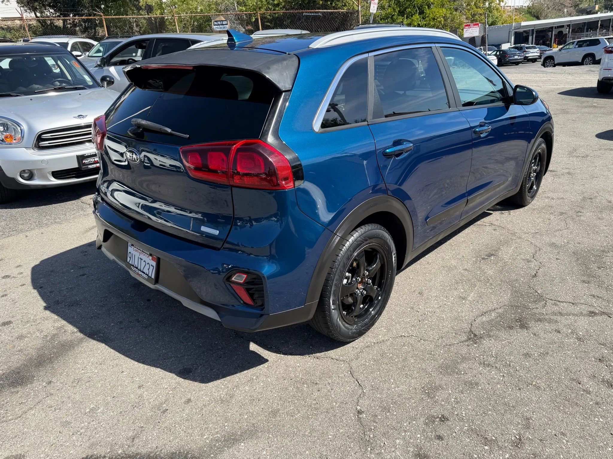 Used 2020 Kia Niro LX FWD image 3