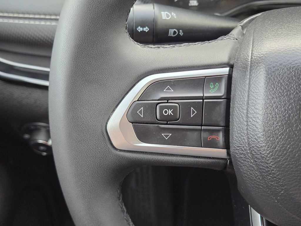 Used 2023 Jeep Compass Altitude image 32