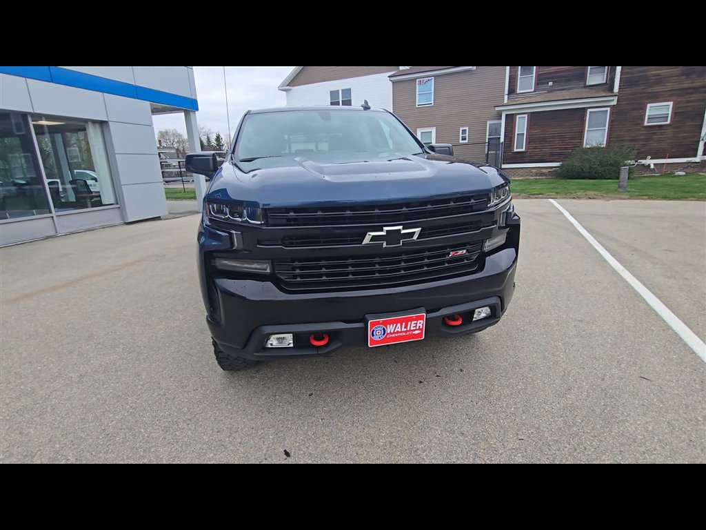 Used 2021 Chevrolet Silverado 1500 LT Trail Boss w/ Convenience Package II AWD/4WD image 3