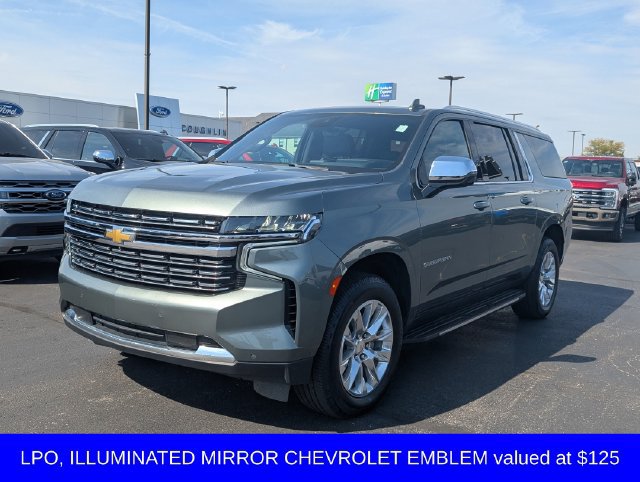 Used 2024 Chevrolet Suburban Premier w/ Premium Package AWD/4WD image 3
