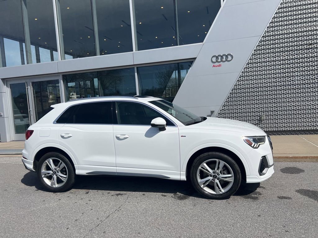 Used 2021 Audi Q3 2.0T Premium Plus w/ Premium Plus Package image 13