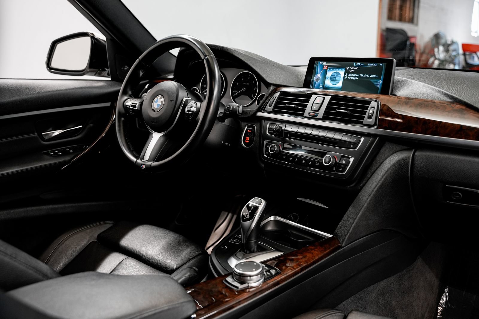 Used 2015 BMW 328d xDrive Wagon AWD/4WD image 25