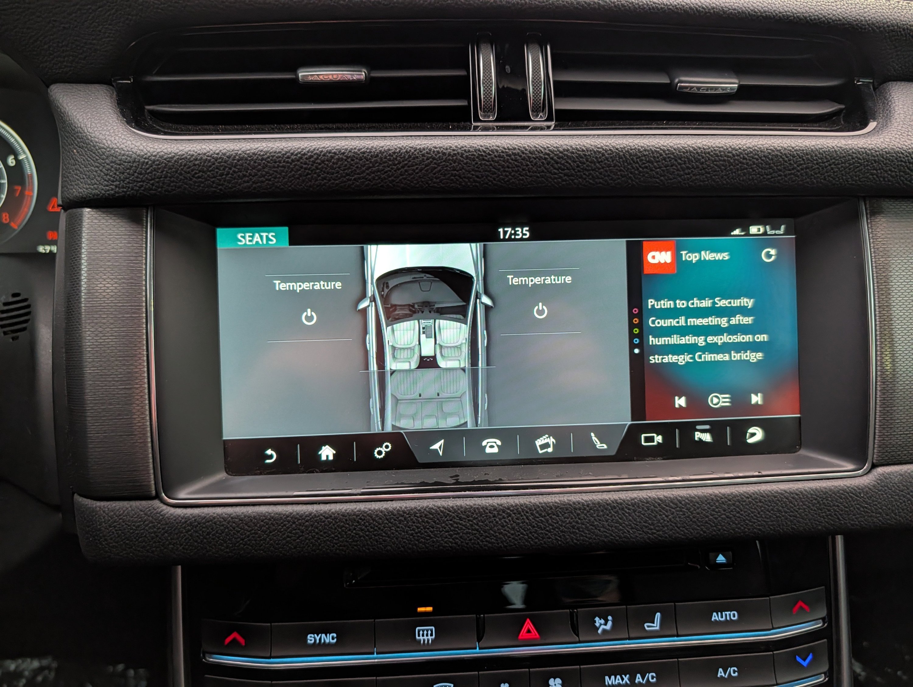 Used 2018 Jaguar XF S RWD image 63