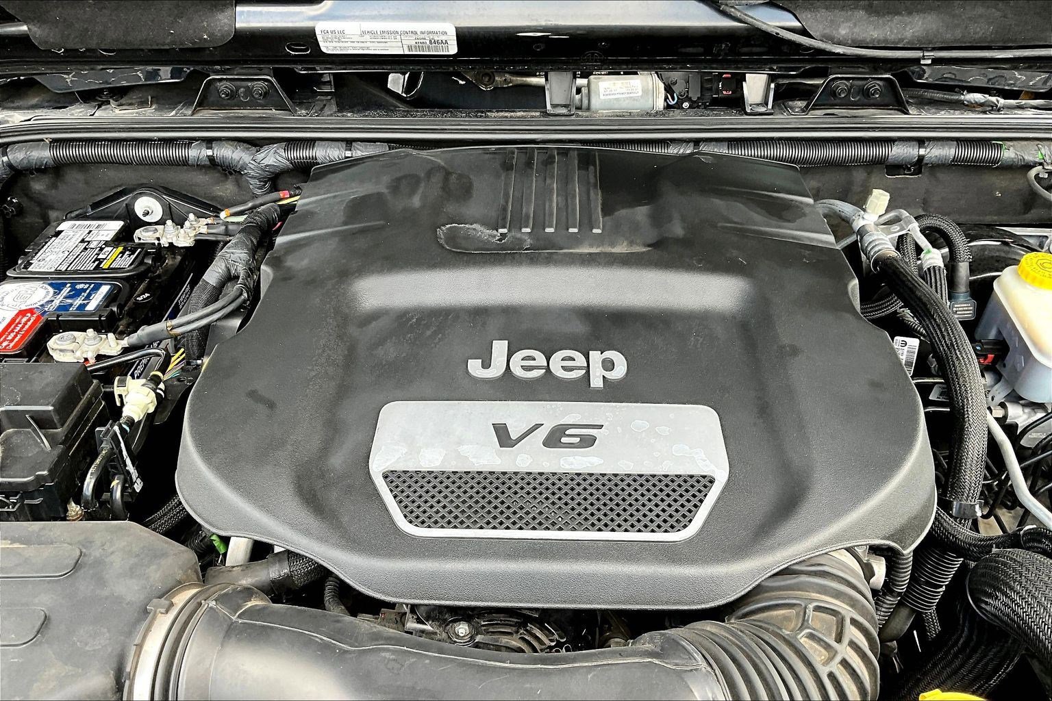 Used 2017 Jeep Wrangler Unlimited Sahara w/ Connectivity Group AWD/4WD image 30
