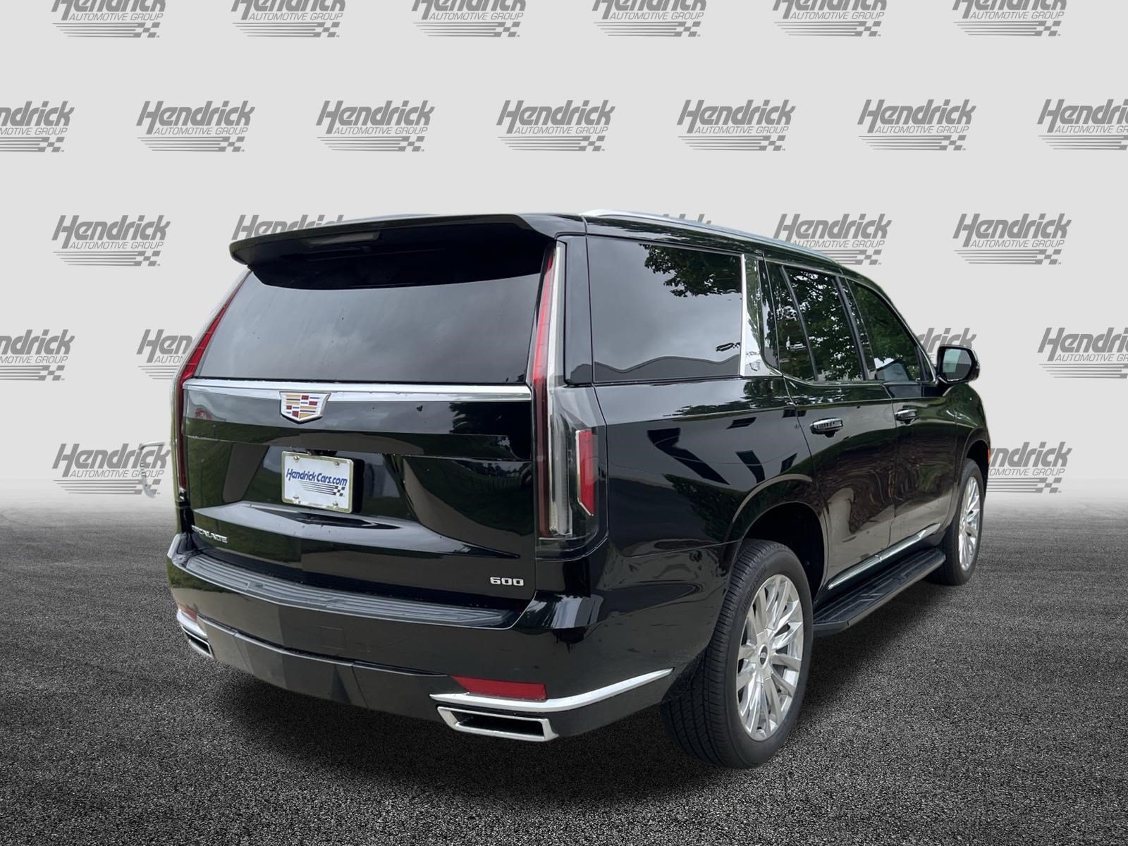 Used 2022 Cadillac Escalade Luxury w/ LPO, Illumination Package AWD/4WD image 10