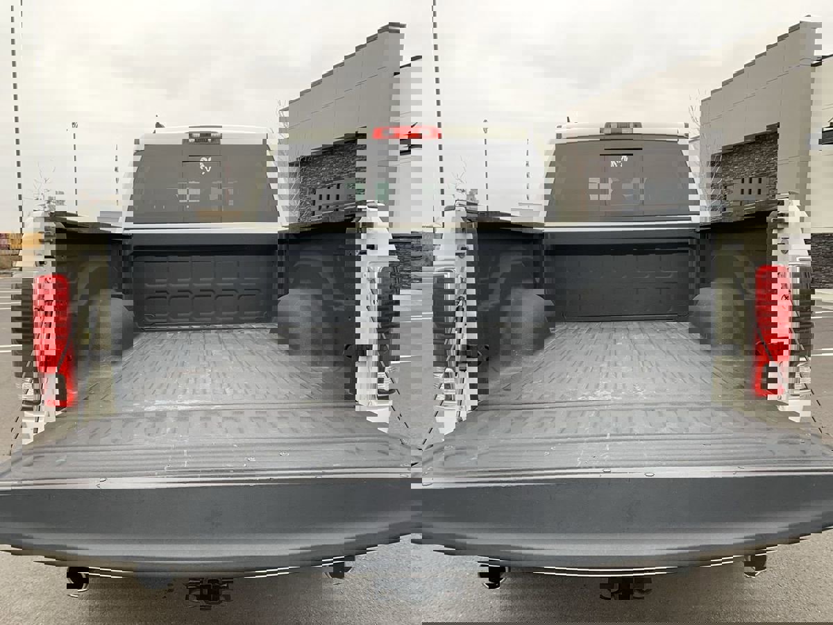 Used 2018 RAM 1500 Laramie image 13