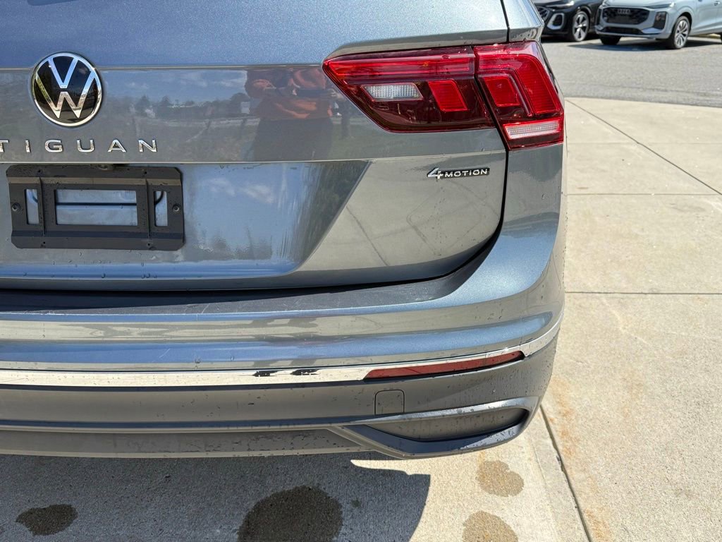 Used 2024 Volkswagen Tiguan SE AWD/4WD image 16