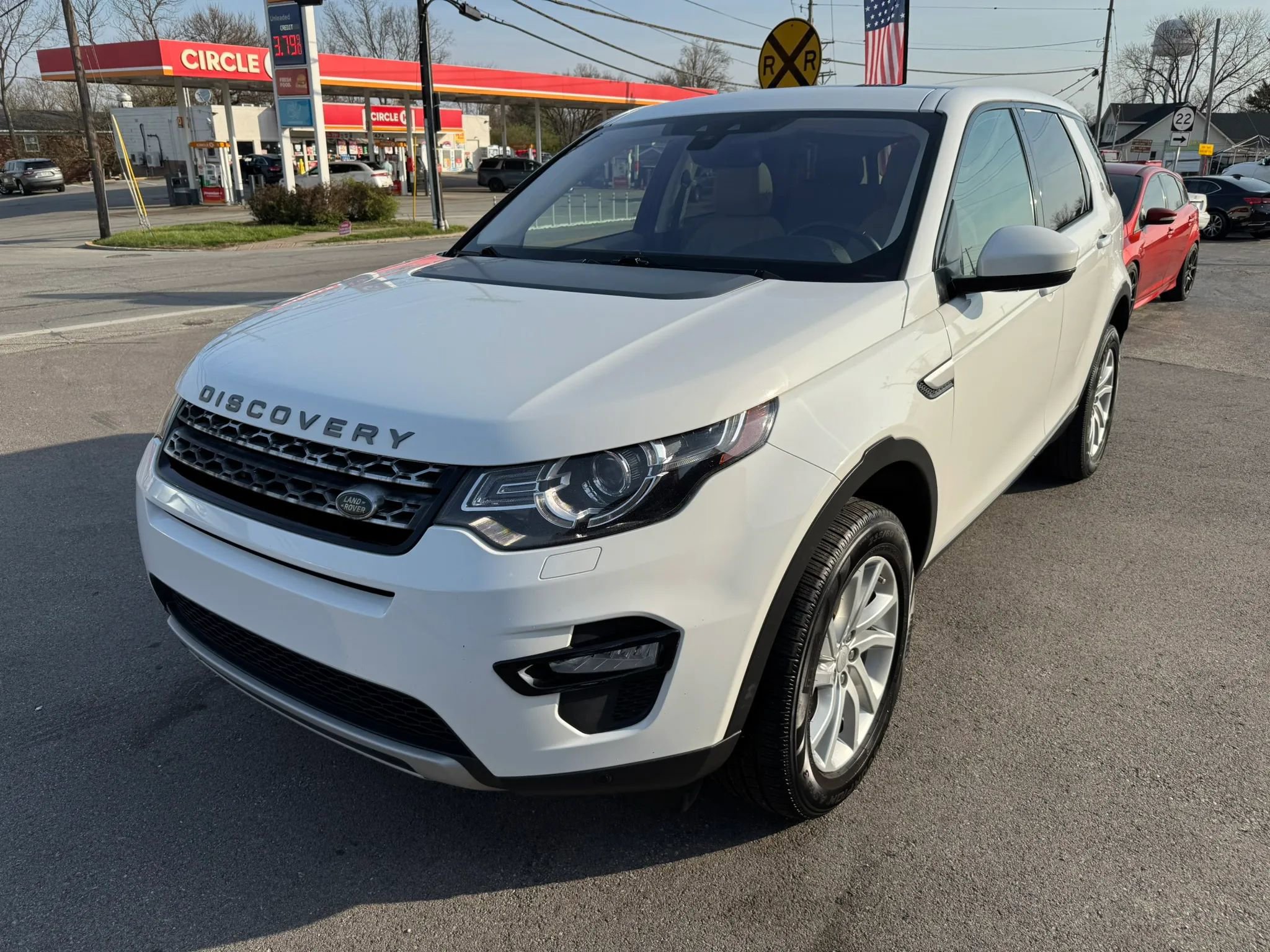 Used 2018 Land Rover Discovery Sport HSE image 3