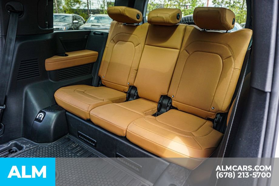 Used 2023 Land Rover Defender 130 SE image 22