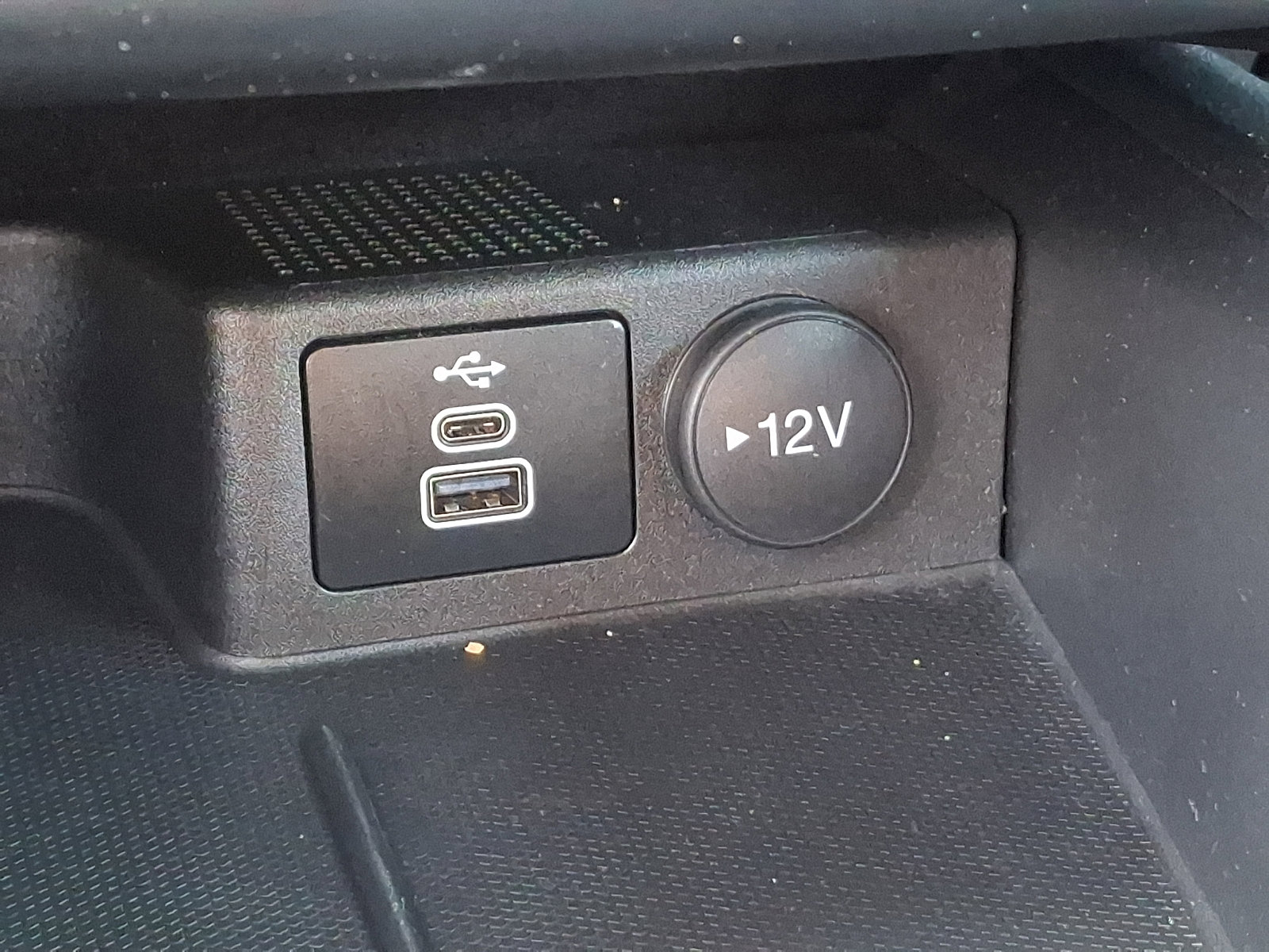 Used 2025 Ford Escape ST-Line w/ Equipment Group 301A FWD image 25