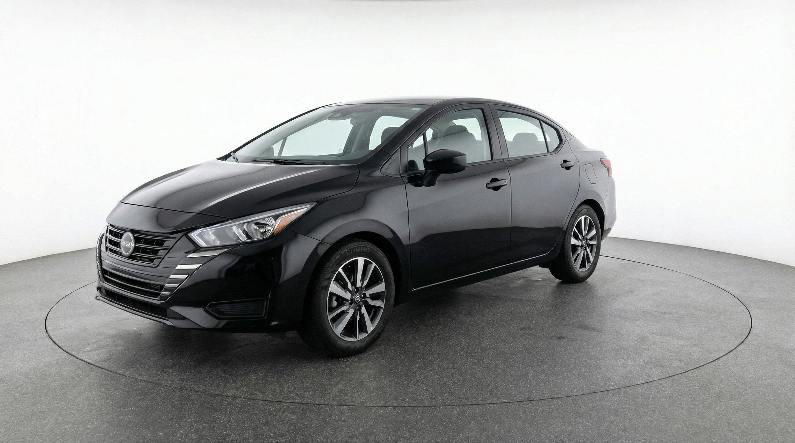 Used 2025 Nissan Versa SV FWD image 3