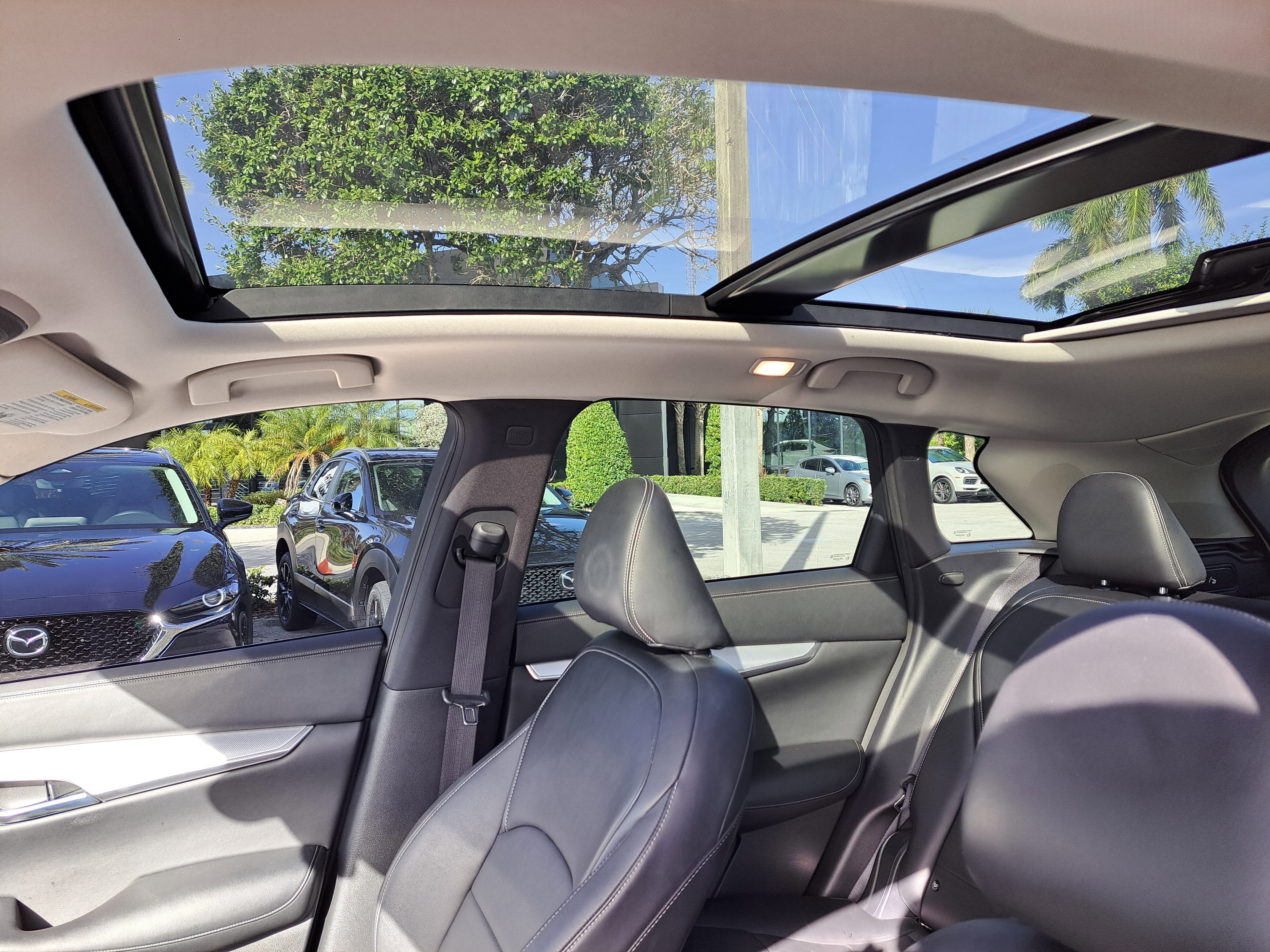 Used 2020 INFINITI QX50 Luxe w/ Navigation Package image 11