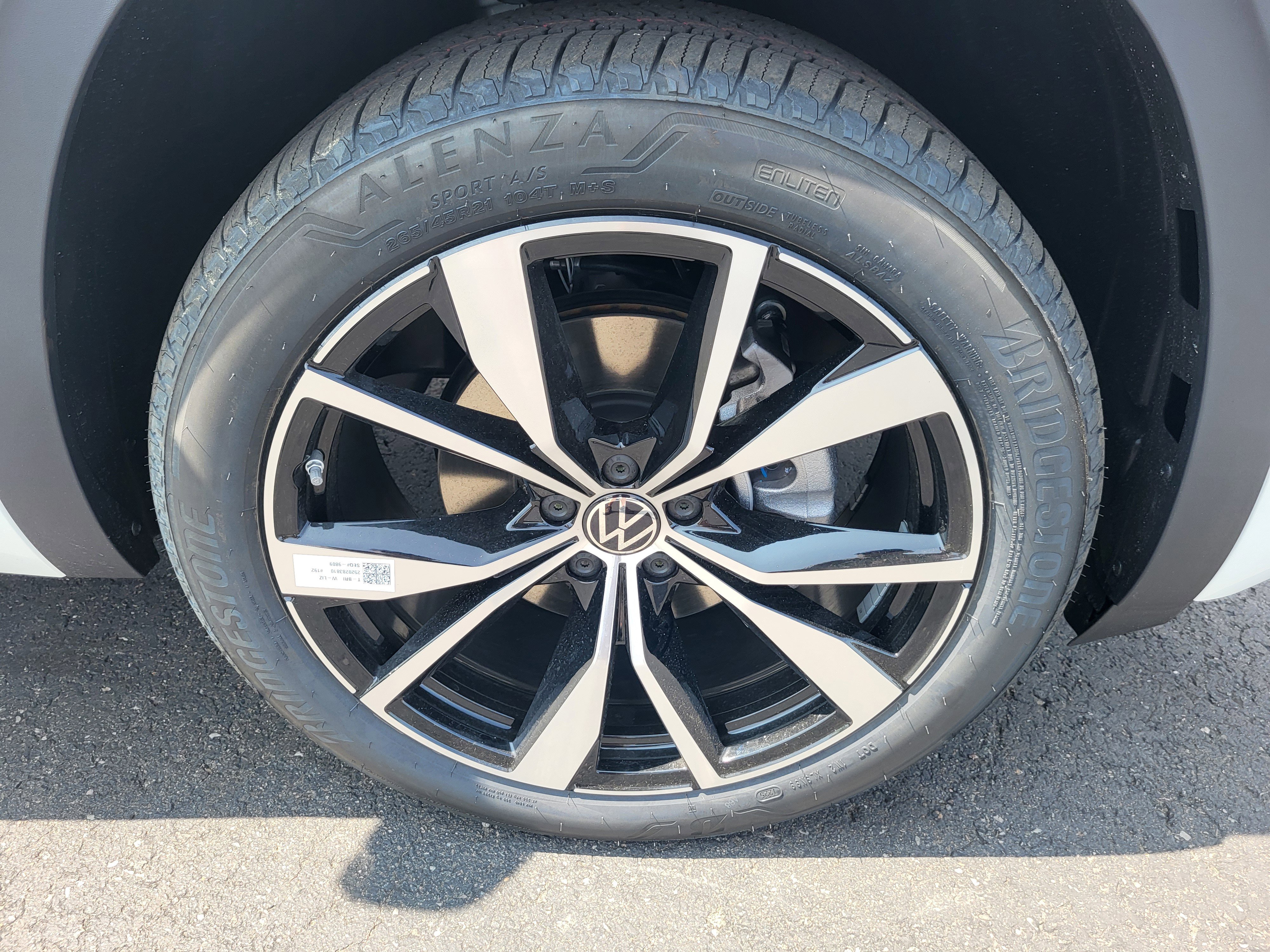 New 2025 Volkswagen Atlas SEL Premium R-Line image 24