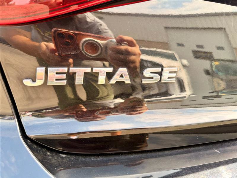 Used 2017 Volkswagen Jetta SE FWD image 36