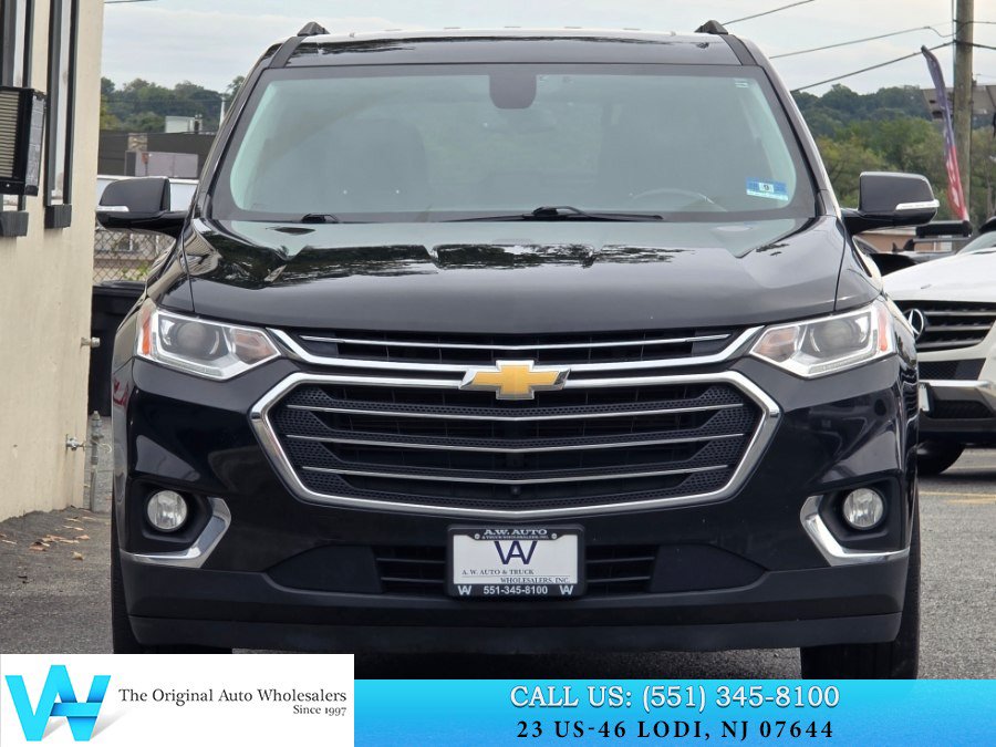 Used 2019 Chevrolet Traverse LT w/ LT Premium Package AWD/4WD image 2