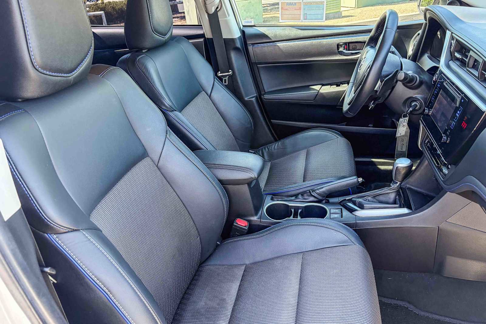 Used 2019 Toyota Corolla SE w/ Carpet Mat Package (TMS) image 15