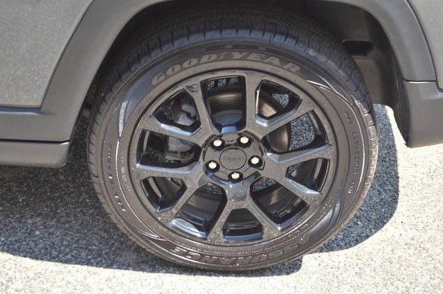 Used 2023 Jeep Compass Latitude w/ Convenience Group AWD/4WD image 12